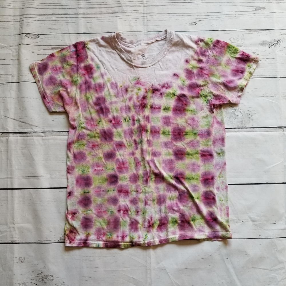 069 Tie dyed tshirt Hanes size medium